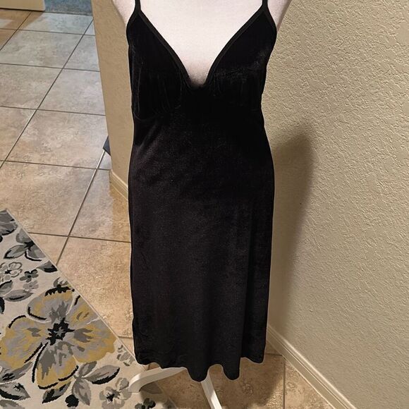 Band Of The Free Women's XS Girl Crush Velvet Midi Slip Dress Black Bow Back - Picture 5 of 14